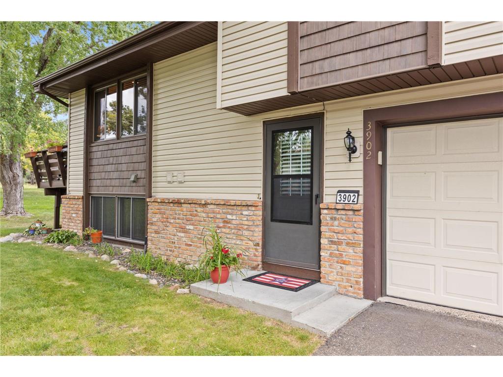 3902 Brookdale Circle N Brooklyn Park MN 55443 6415195 image1
