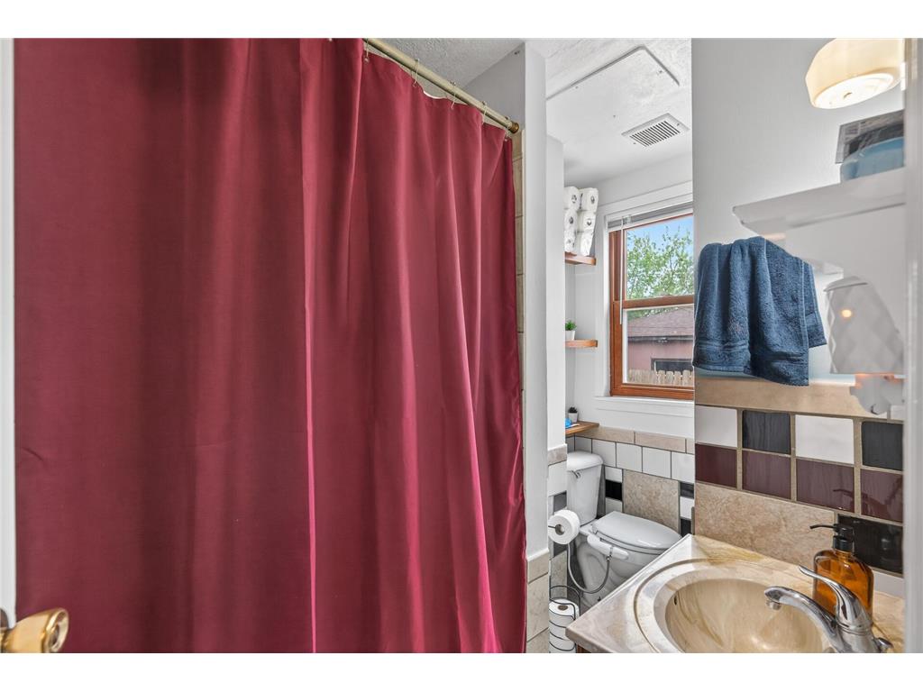 3905 6th Street N Minneapolis MN 55412 7010752 image33