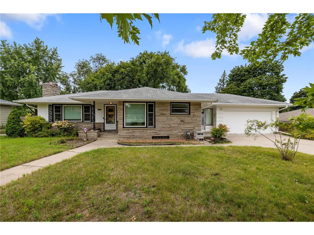 3909 Edgewood Avenue N Crystal MN 55427 6584787 image1