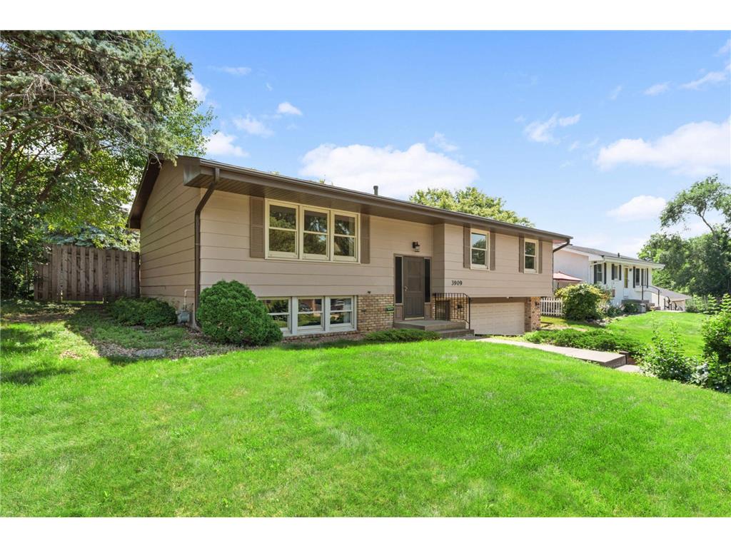 3909 Fordham Drive NE Saint Anthony MN 55421 6614421 image1