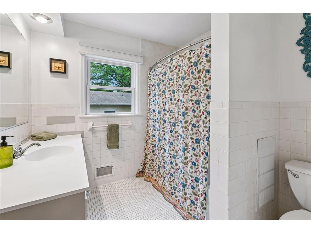 3909 Xylon Avenue N New Hope MN 55427 7104655 image15
