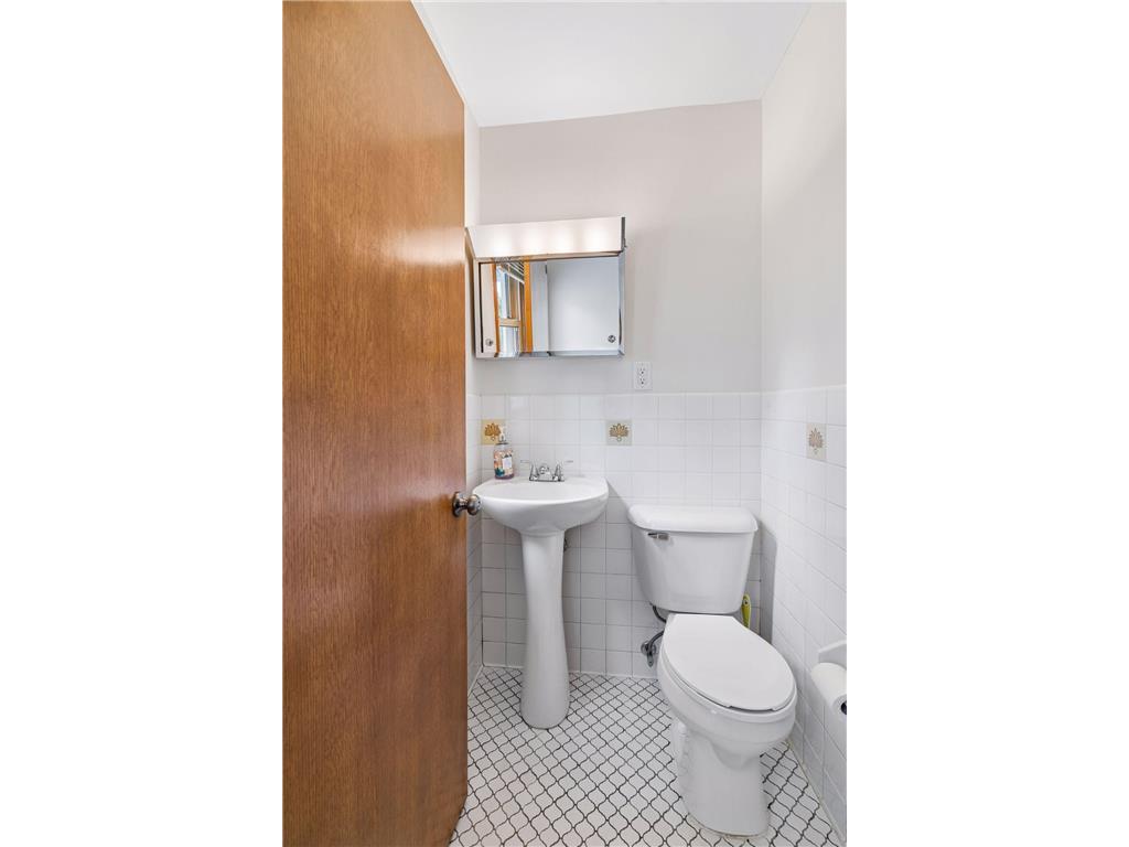 3909 Xylon Avenue N New Hope MN 55427 7104655 image20