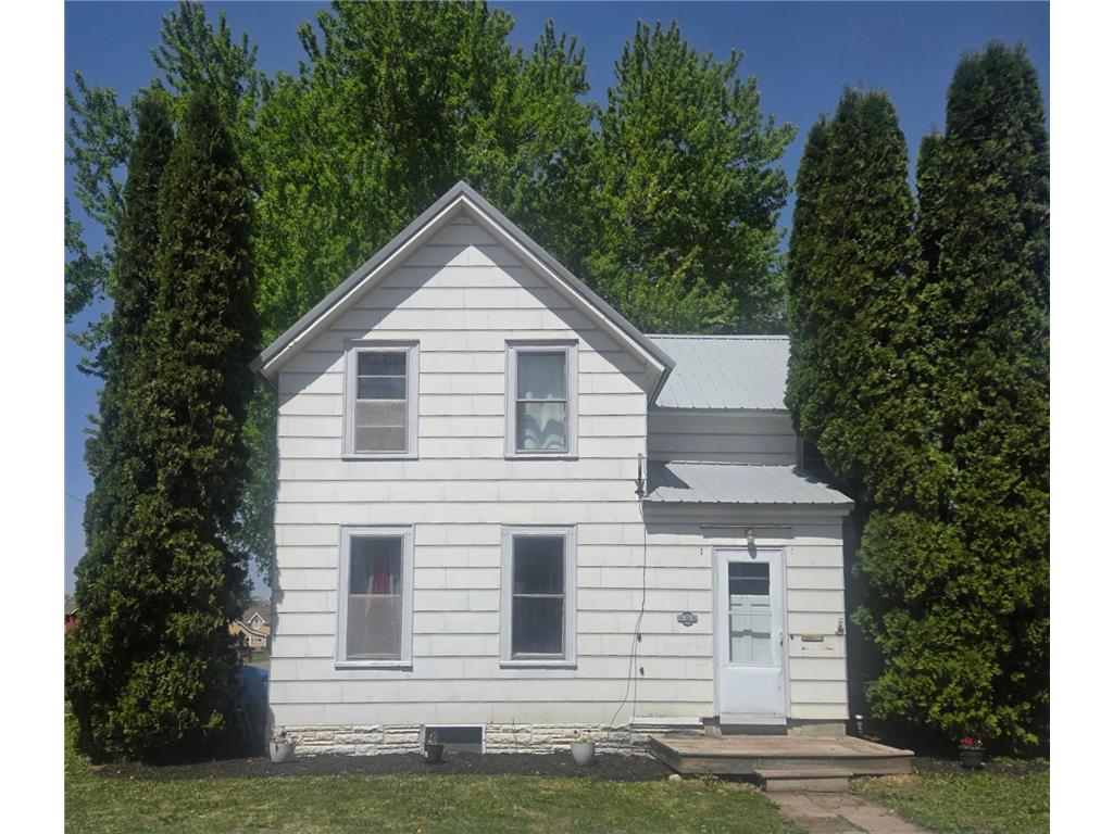 391 W Franklin Street Wells MN 56097 7060833 image1