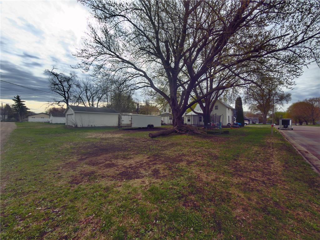391 W Franklin Street Wells MN 56097 7060833 image3