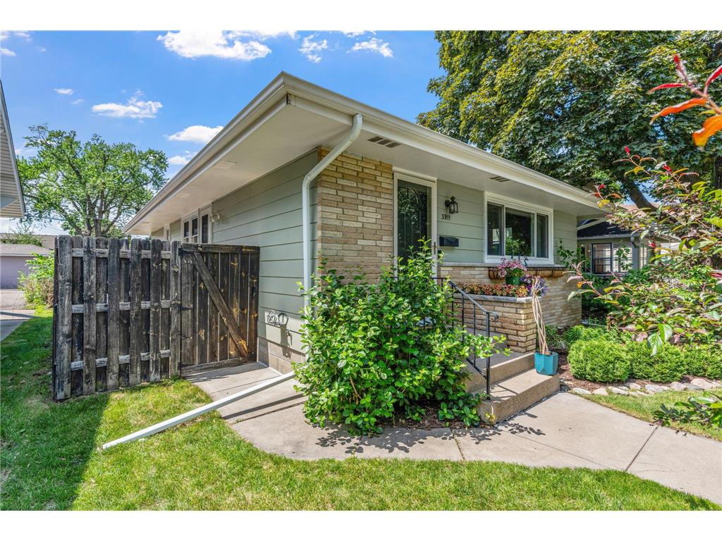 3911 Upton Avenue N Minneapolis MN 55412 7049400 image3