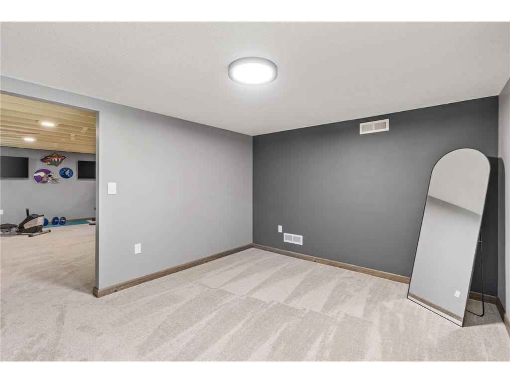 3911 Upton Avenue N Minneapolis MN 55412 7049400 image35