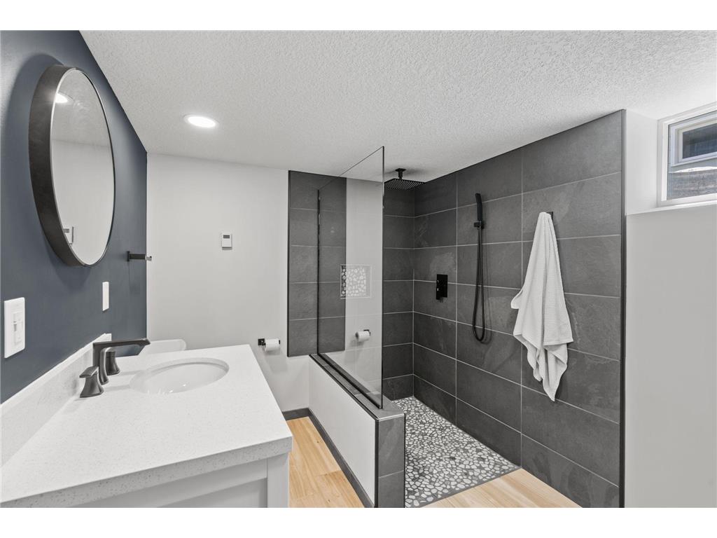3911 Upton Avenue N Minneapolis MN 55412 7049400 image36