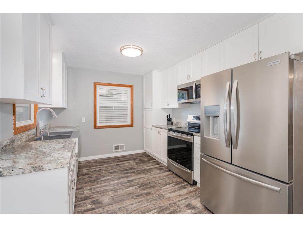 3915 McKnight Road N White Bear Lake MN 55110 6788677 image1