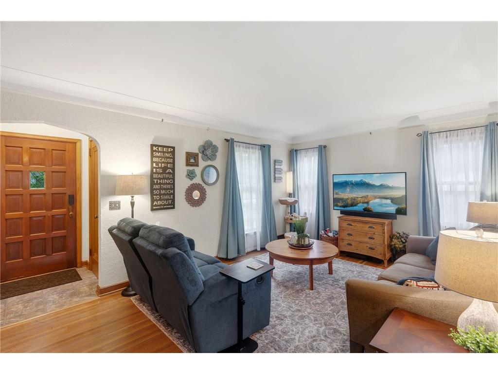 3915 Regent Avenue N Robbinsdale MN 55422 7086803 image2