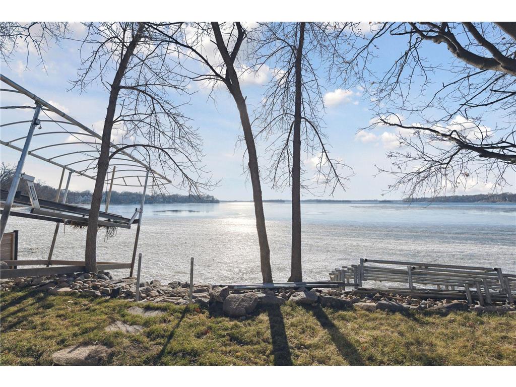 3915 Shoreline Drive Orono MN 55384 - Lake Minnetonka 6469077 image1