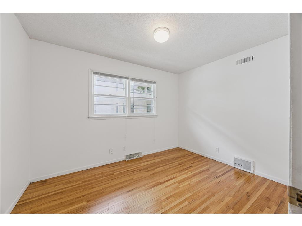 3916 Thomas Avenue S Minneapolis MN 55410 6820996 image16