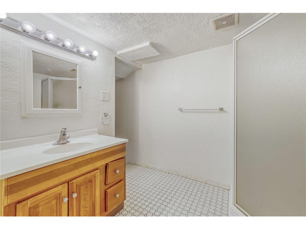 3917 Garfield Avenue Minneapolis MN 55409 7029062 image16