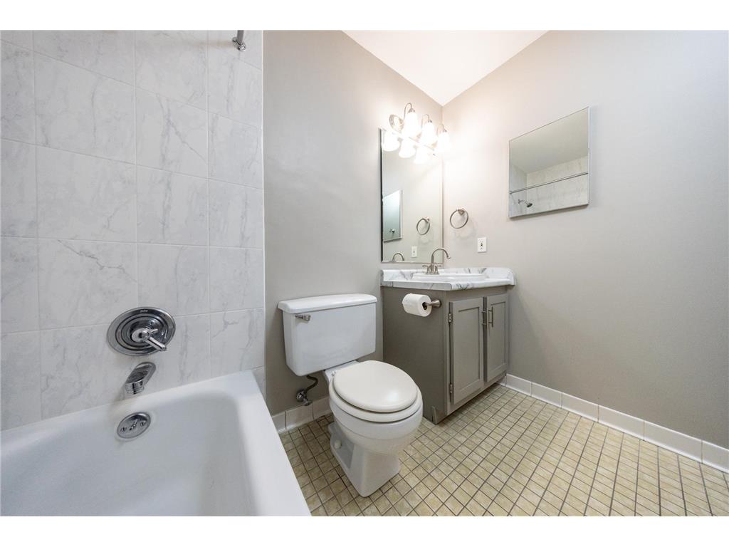 3917 Heritage Hills Drive #102 Bloomington MN 55437 7094605 image17