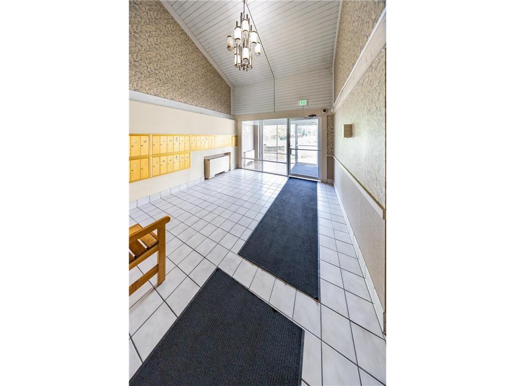 3917 Heritage Hills Drive #102 Bloomington MN 55437 7094605 image19
