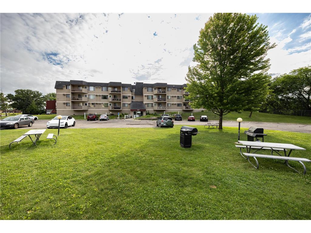 3917 Heritage Hills Drive #102 Bloomington MN 55437 7094605 image24