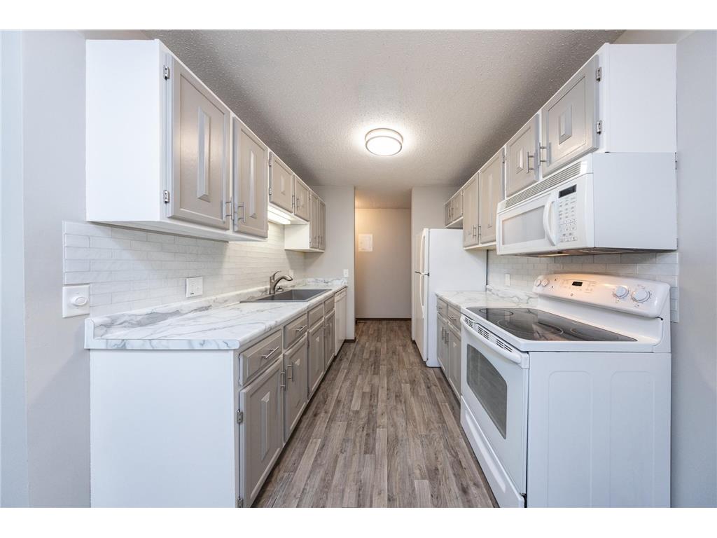 3917 Heritage Hills Drive #102 Bloomington MN 55437 7094605 image3