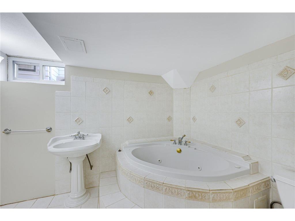 3918 Washburn Avenue N Minneapolis MN 55412 6817799 image25