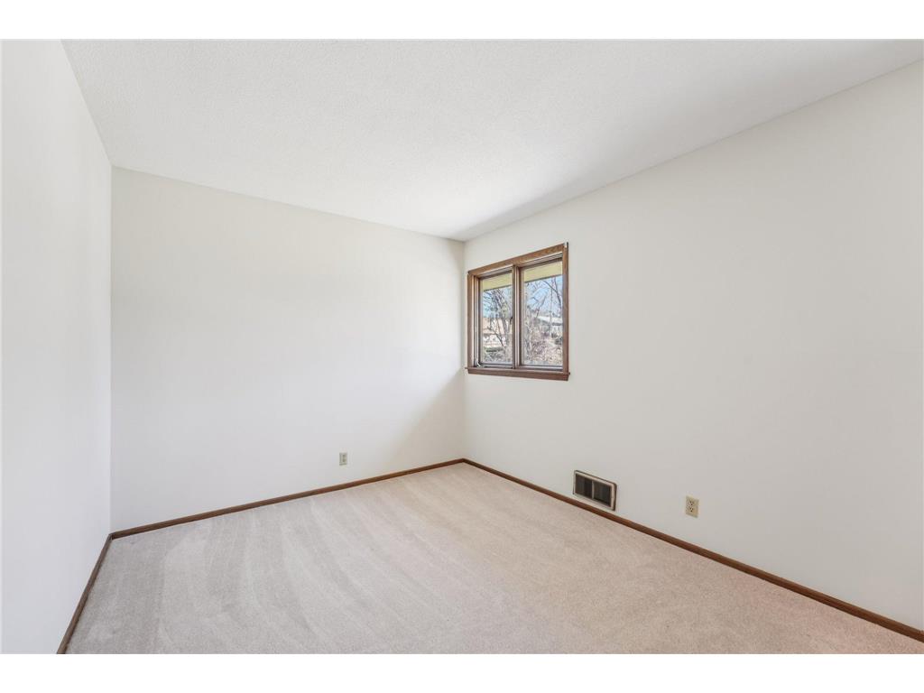3921 Crystal Lake Boulevard Robbinsdale MN 55422 - Crystal 7035675 image40