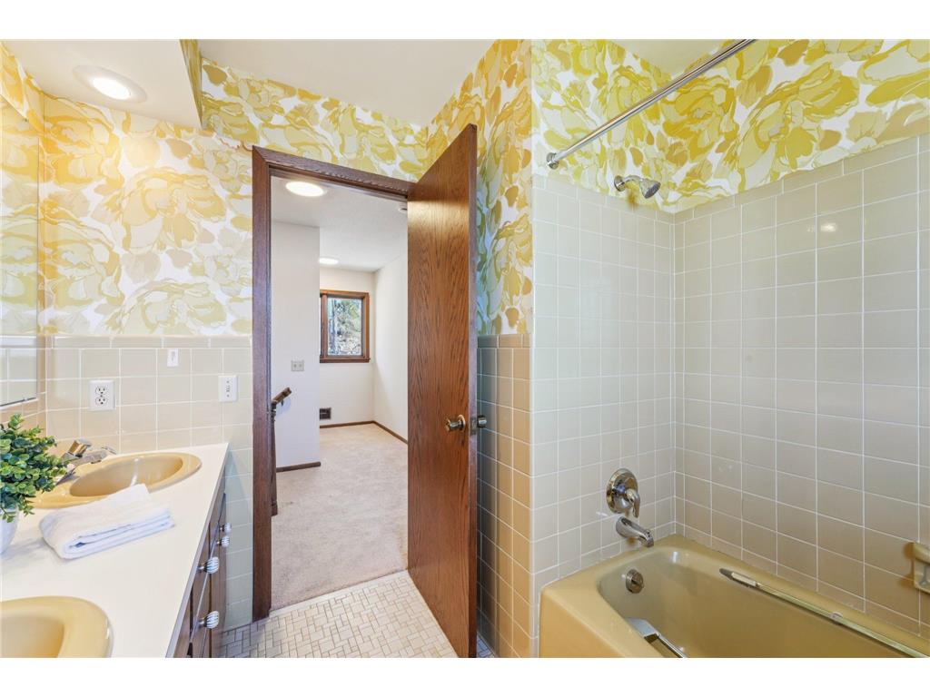 3921 Crystal Lake Boulevard Robbinsdale MN 55422 - Crystal 7035675 image45