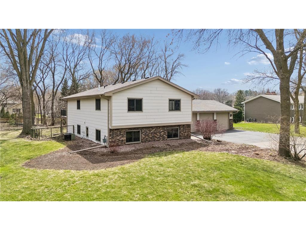 3930 Glendale Drive Chanhassen MN 55331 - Minnewashta 7054918 image1