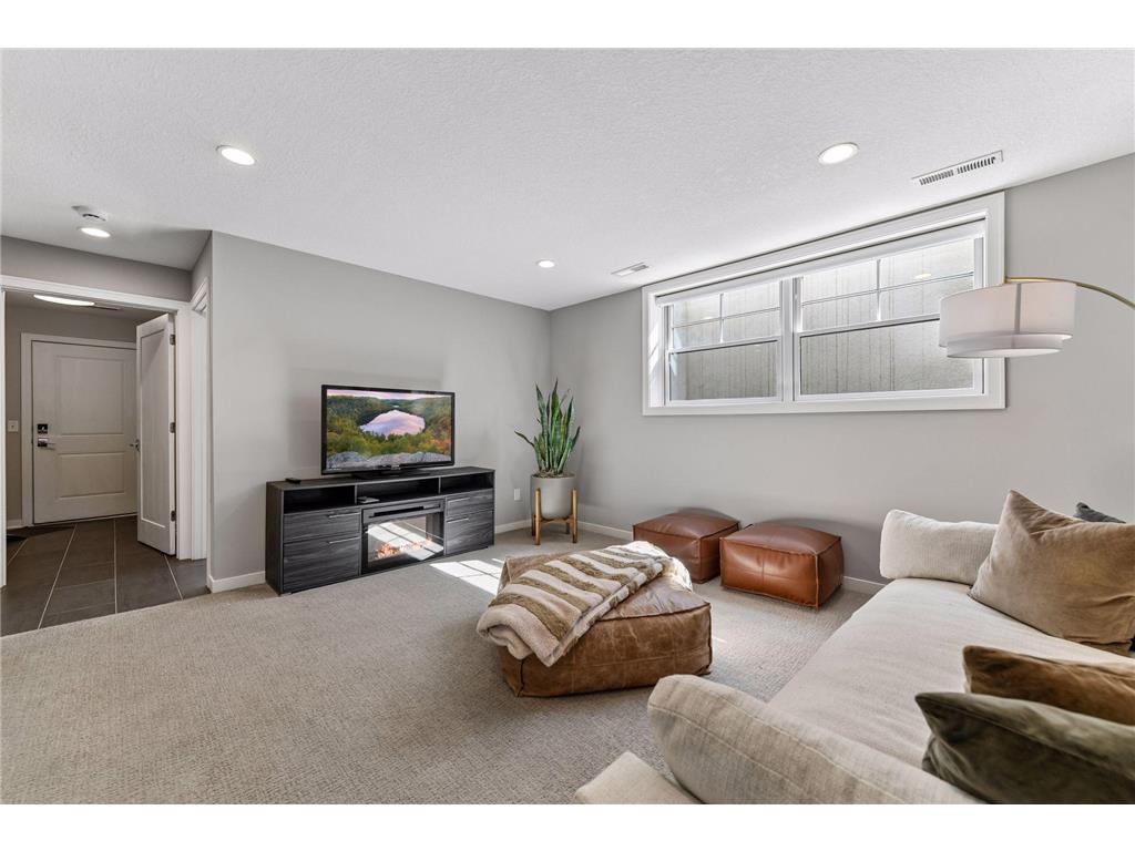 3932 W 49th Street Edina MN 55424 7044550 image38