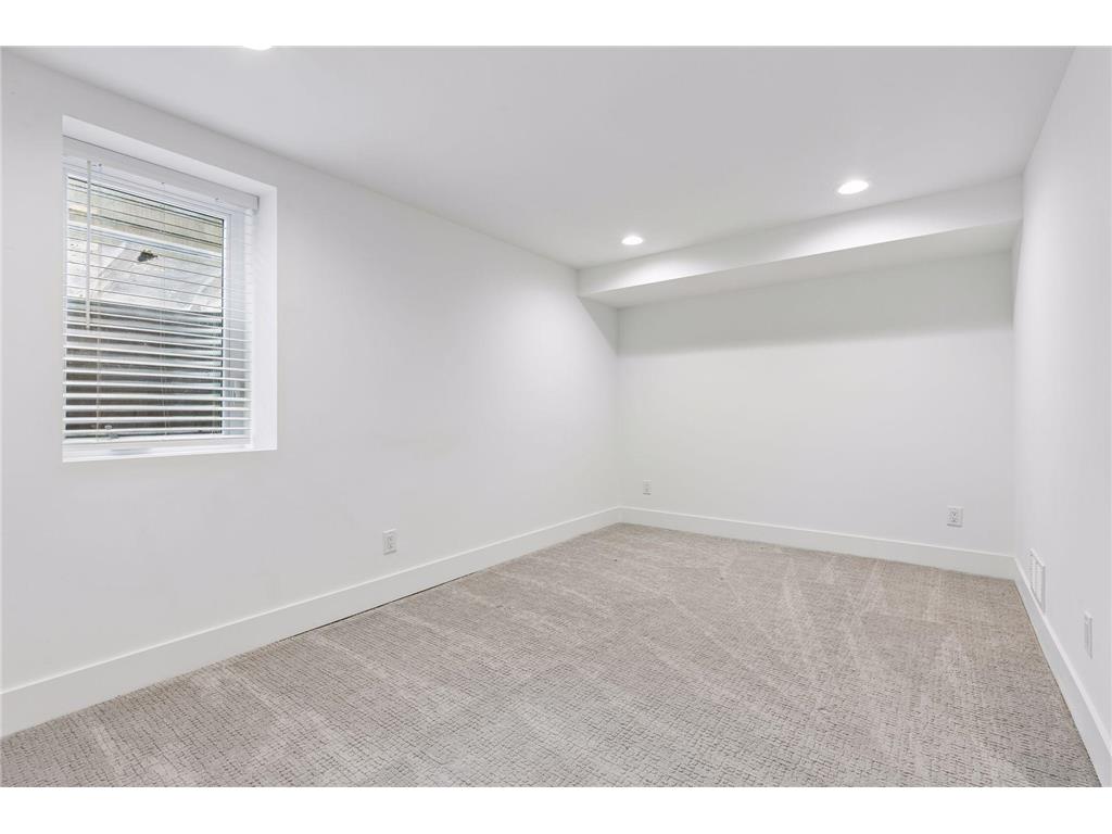 3932 W 58th Street Edina MN 55424 - Minnehaha Creek 7057598 image35