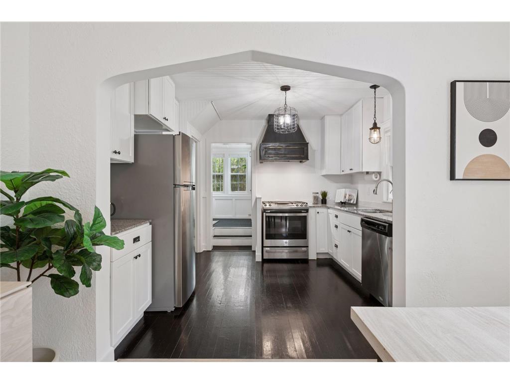 3937 Ewing Avenue S Minneapolis MN 55410 6760025 image1