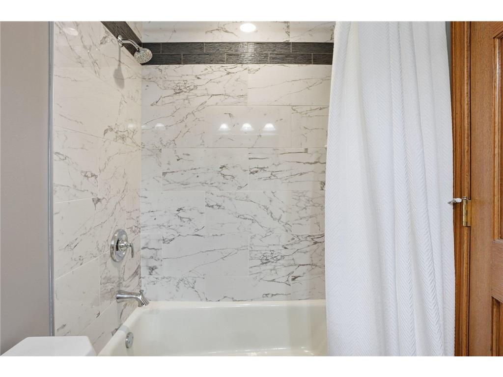 3938 Blackhawk Circle Eagan MN 55122 7068885 image32