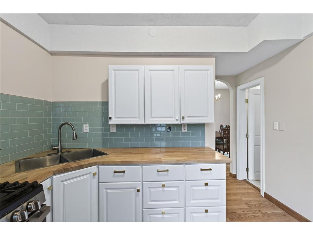 394 Dewey Street Saint Paul MN 55104 7069484 image23