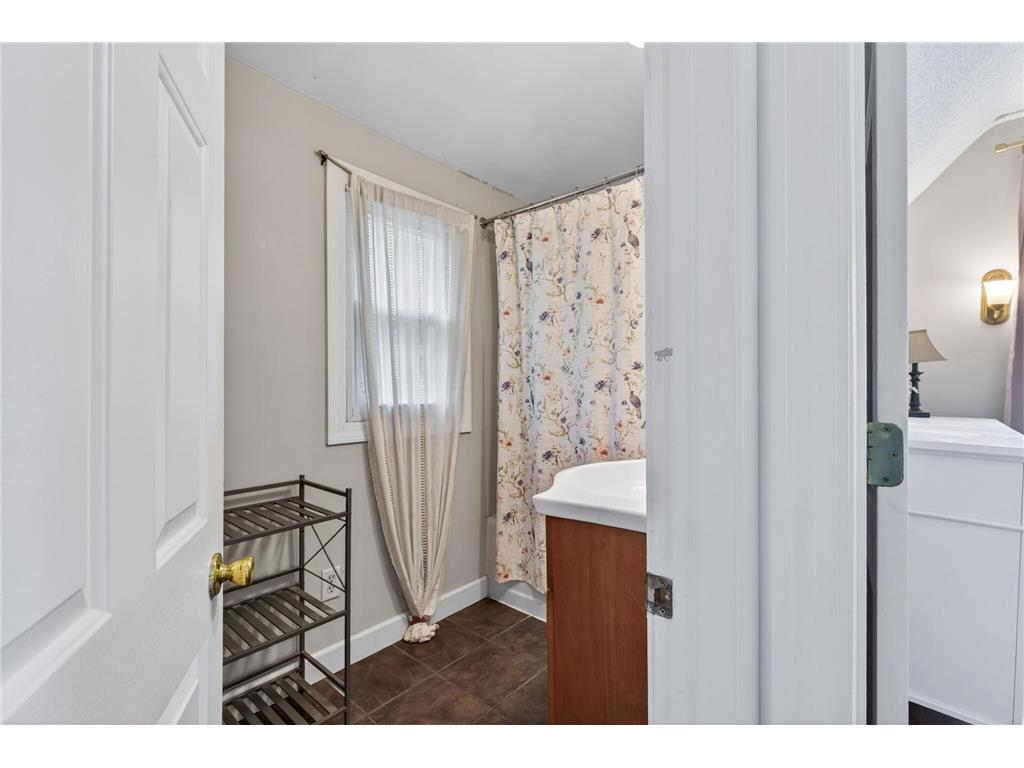 394 Dewey Street Saint Paul MN 55104 7069484 image27