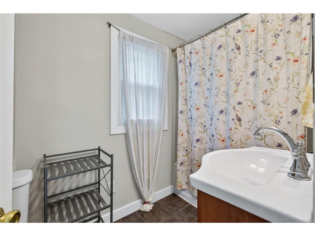 394 Dewey Street Saint Paul MN 55104 7069484 image28