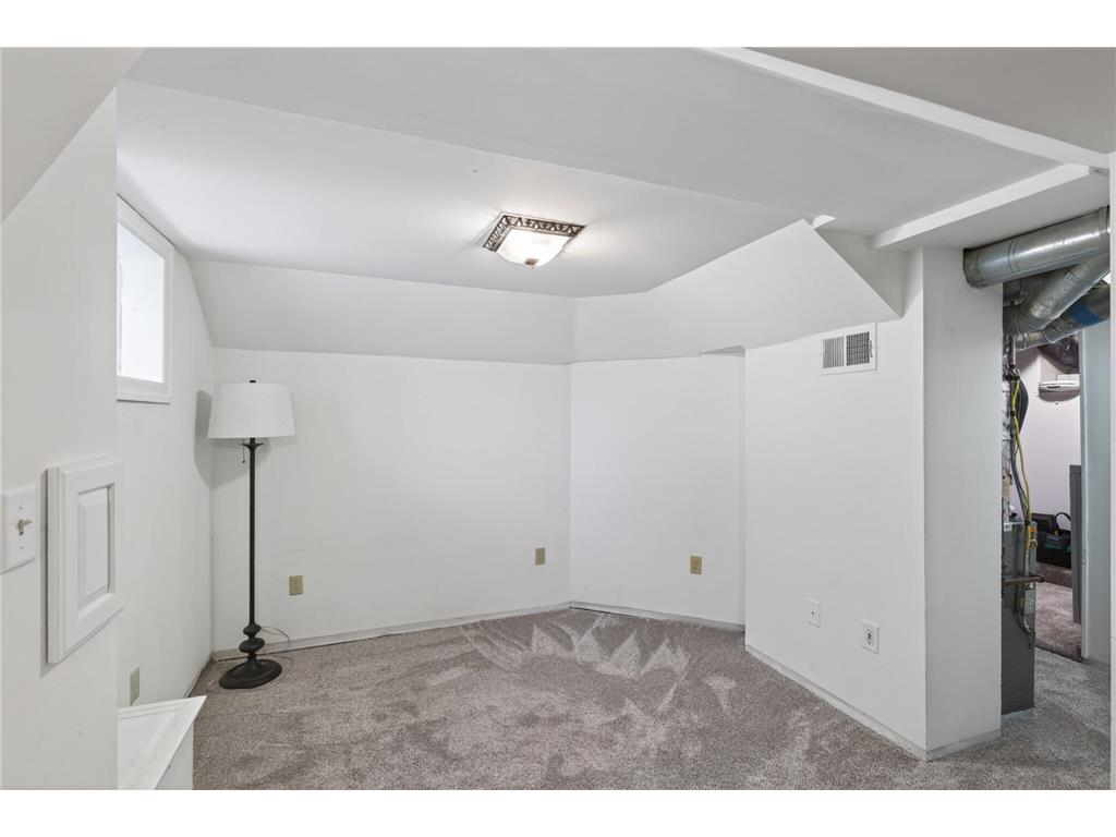 394 Dewey Street Saint Paul MN 55104 7069484 image33