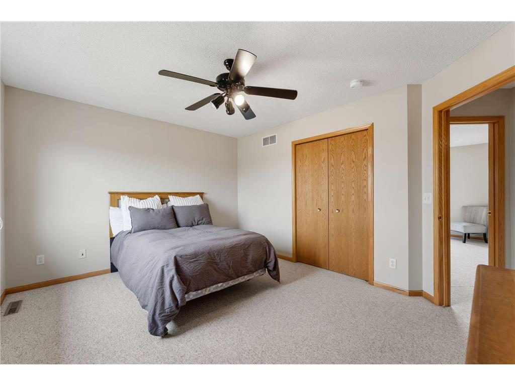 3941 94th Avenue N Brooklyn Park MN 55443 7056179 image21