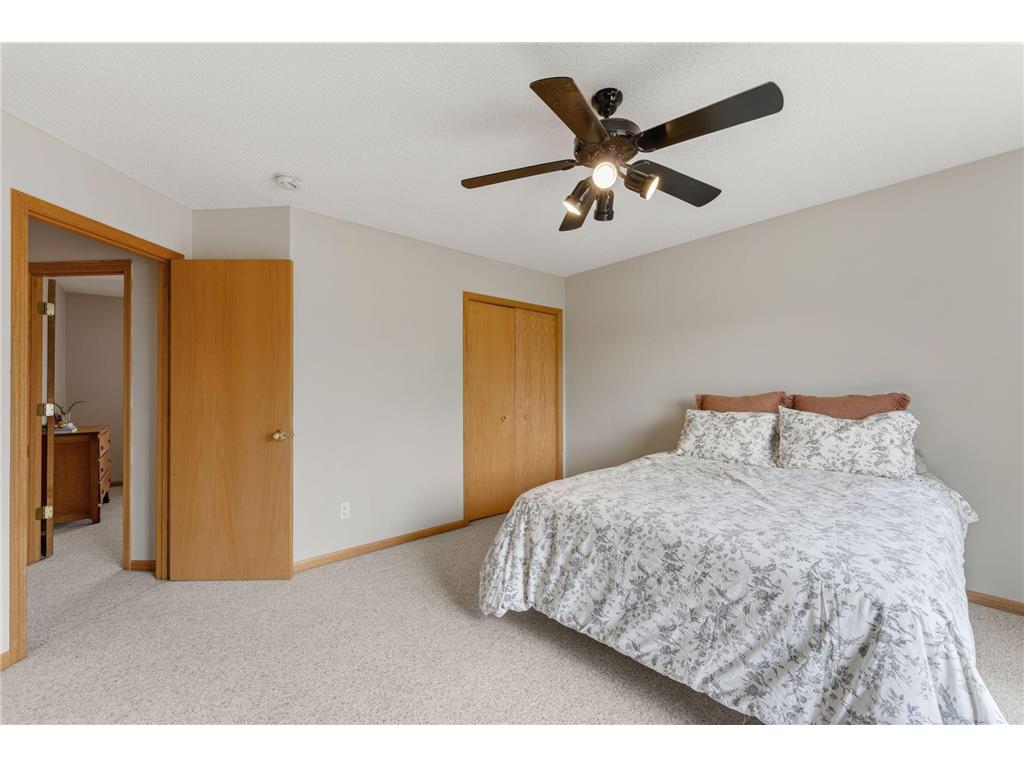 3941 94th Avenue N Brooklyn Park MN 55443 7056179 image24