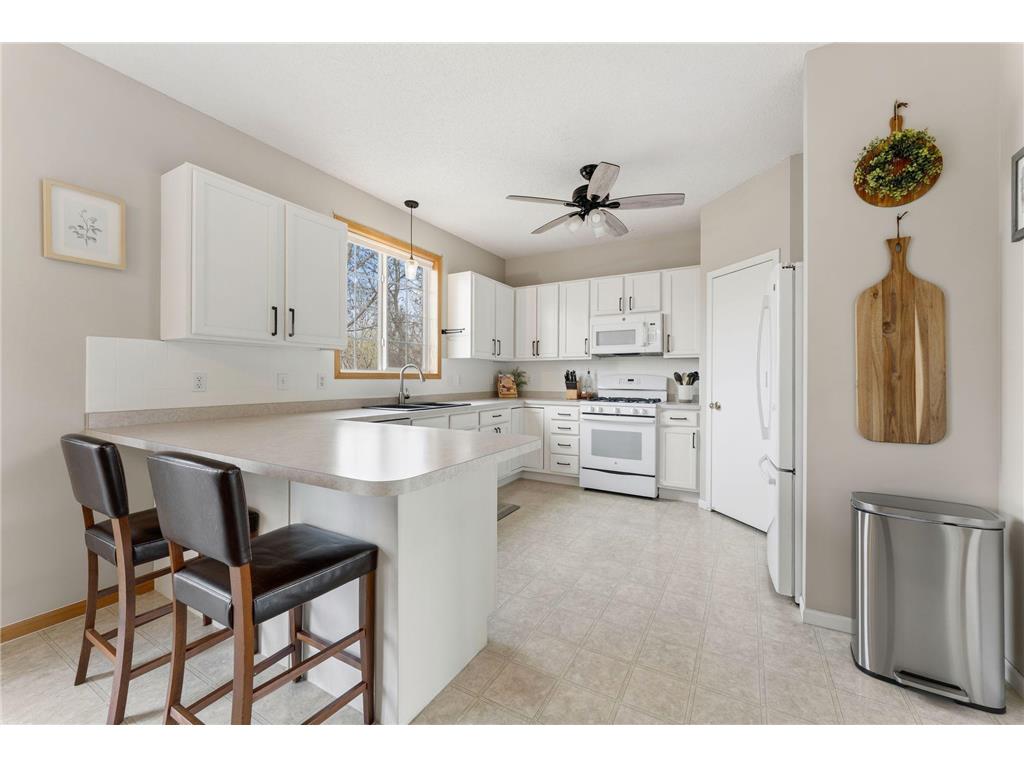 3941 94th Avenue N Brooklyn Park MN 55443 7056179 image5