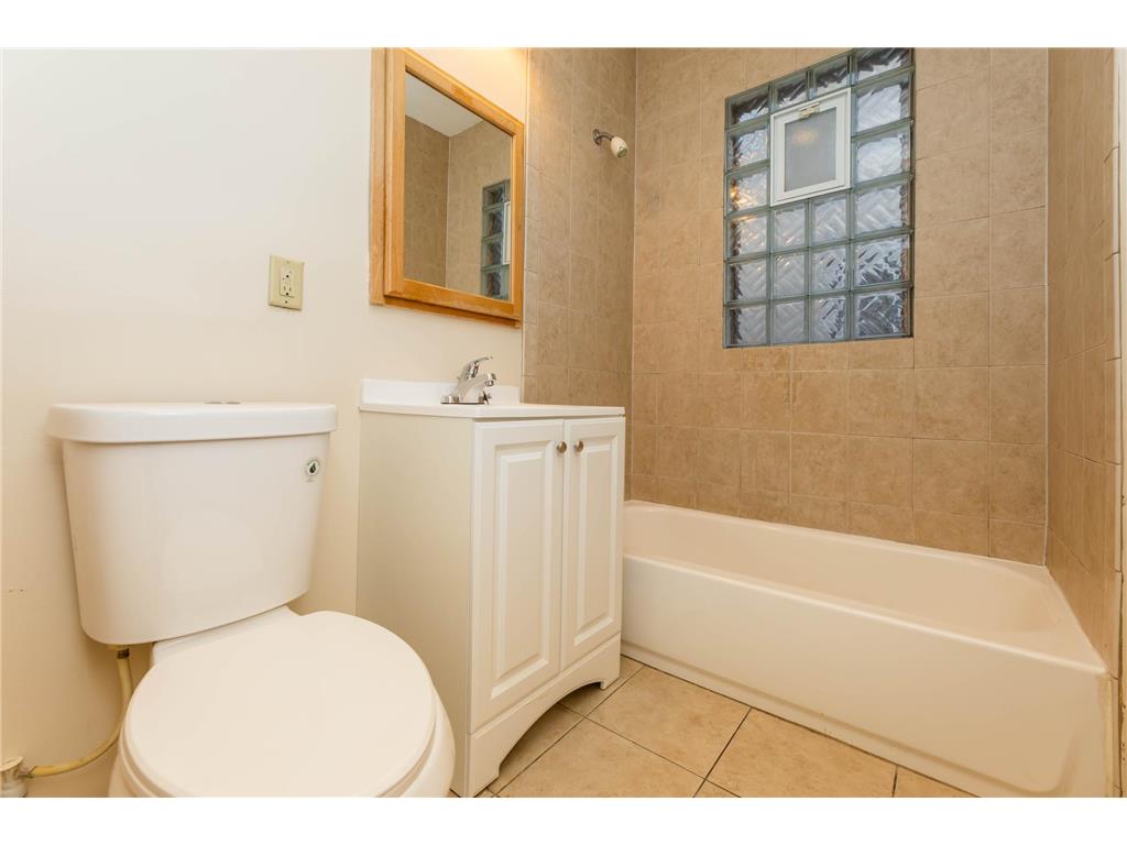 3946 Fremont Avenue N Minneapolis MN 55412 7039777 image10