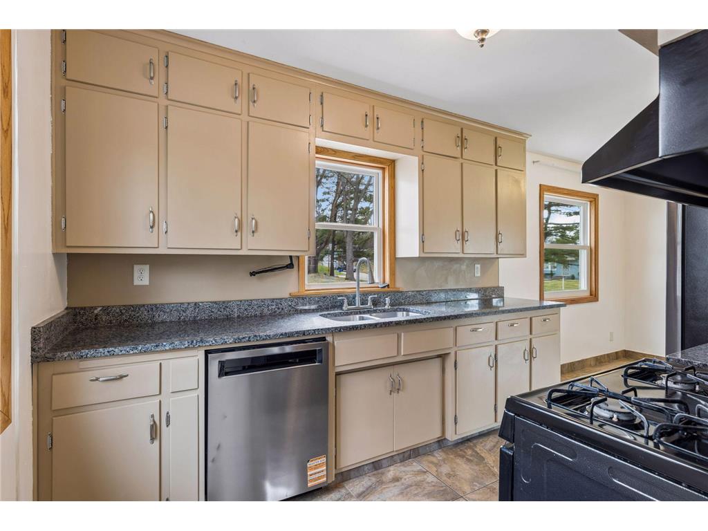395 Eldridge Avenue W Roseville MN 55113 7047900 image10