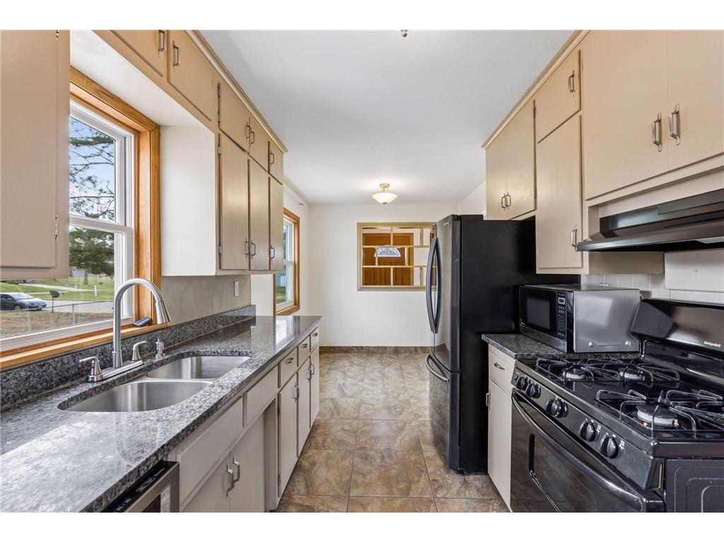395 Eldridge Avenue W Roseville MN 55113 7047900 image11
