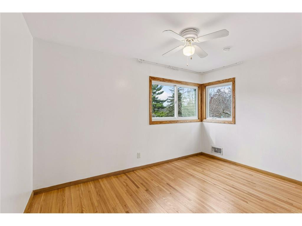 395 Eldridge Avenue W Roseville MN 55113 7047900 image20