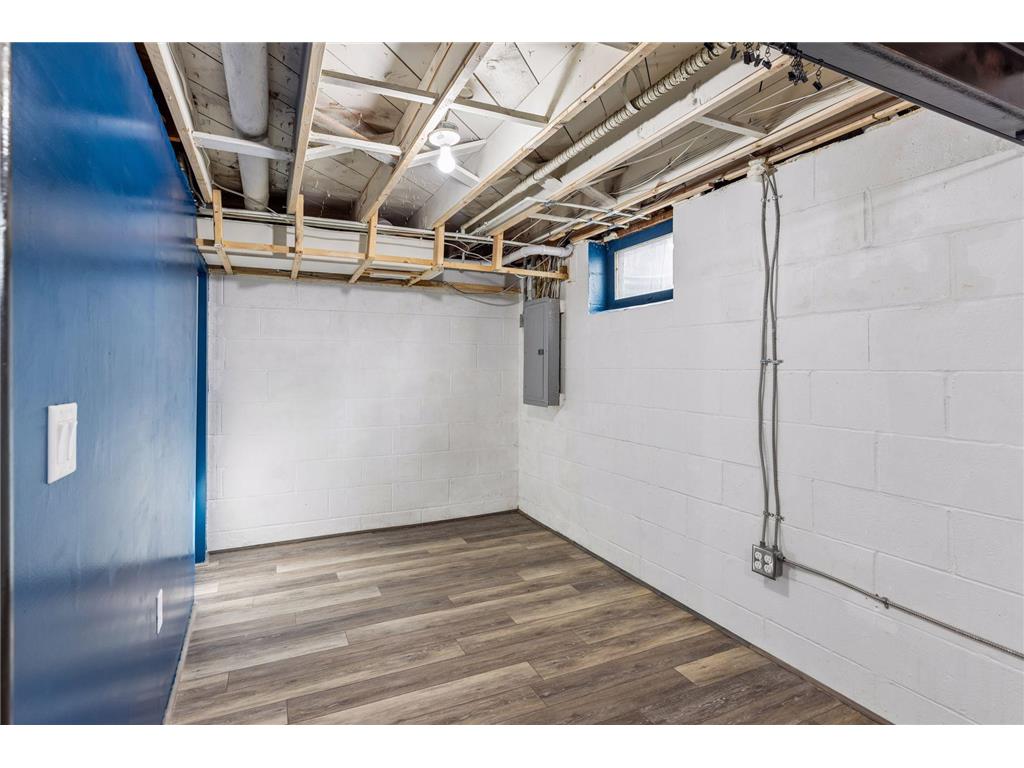 395 Eldridge Avenue W Roseville MN 55113 7047900 image22