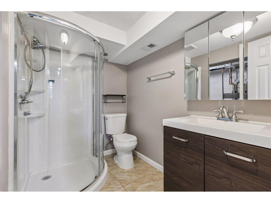 395 Eldridge Avenue W Roseville MN 55113 7047900 image25