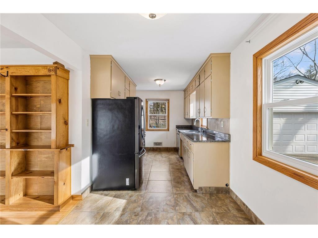 395 Eldridge Avenue W Roseville MN 55113 7047900 image8