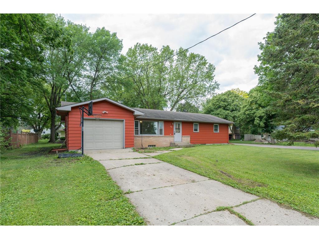 395 W Minnesota Street Le Center MN 56057 7085158 image2
