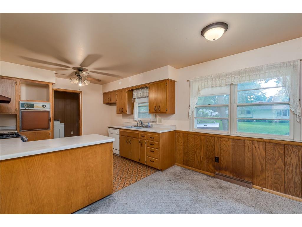 395 W Minnesota Street Le Center MN 56057 7085158 image8