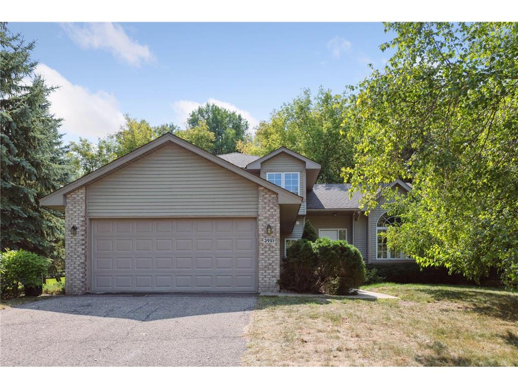 3951 Country Oaks Drive Chanhassen MN 55331 - Minnewashta 6428644 image1