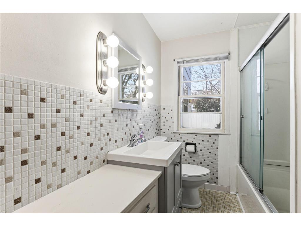 3951 Penn Avenue N Minneapolis MN 55412 6825740 image20