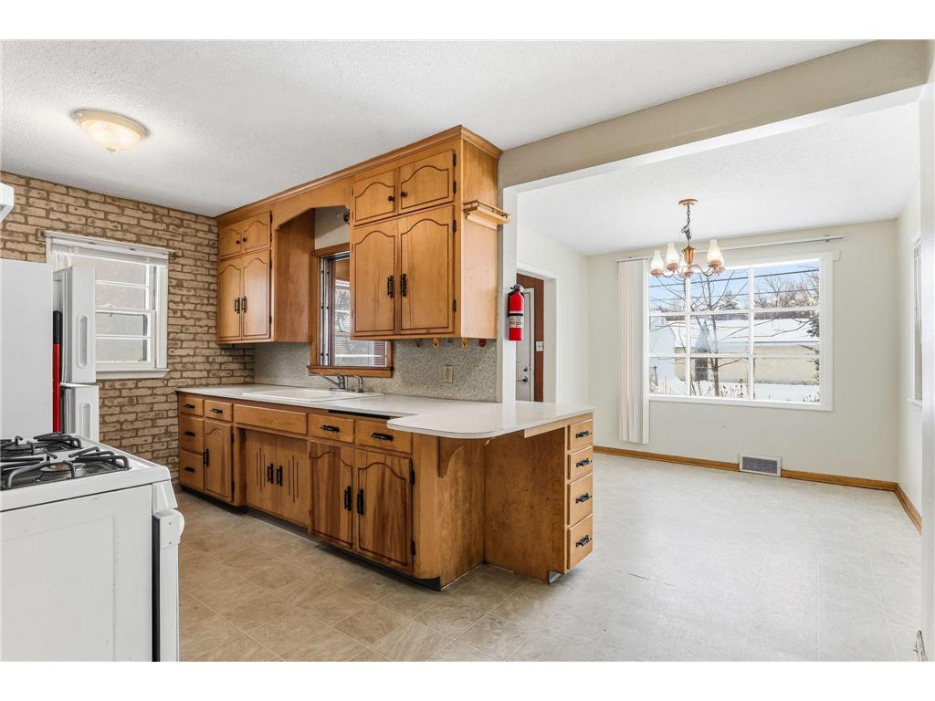 3951 Penn Avenue N Minneapolis MN 55412 6825740 image6