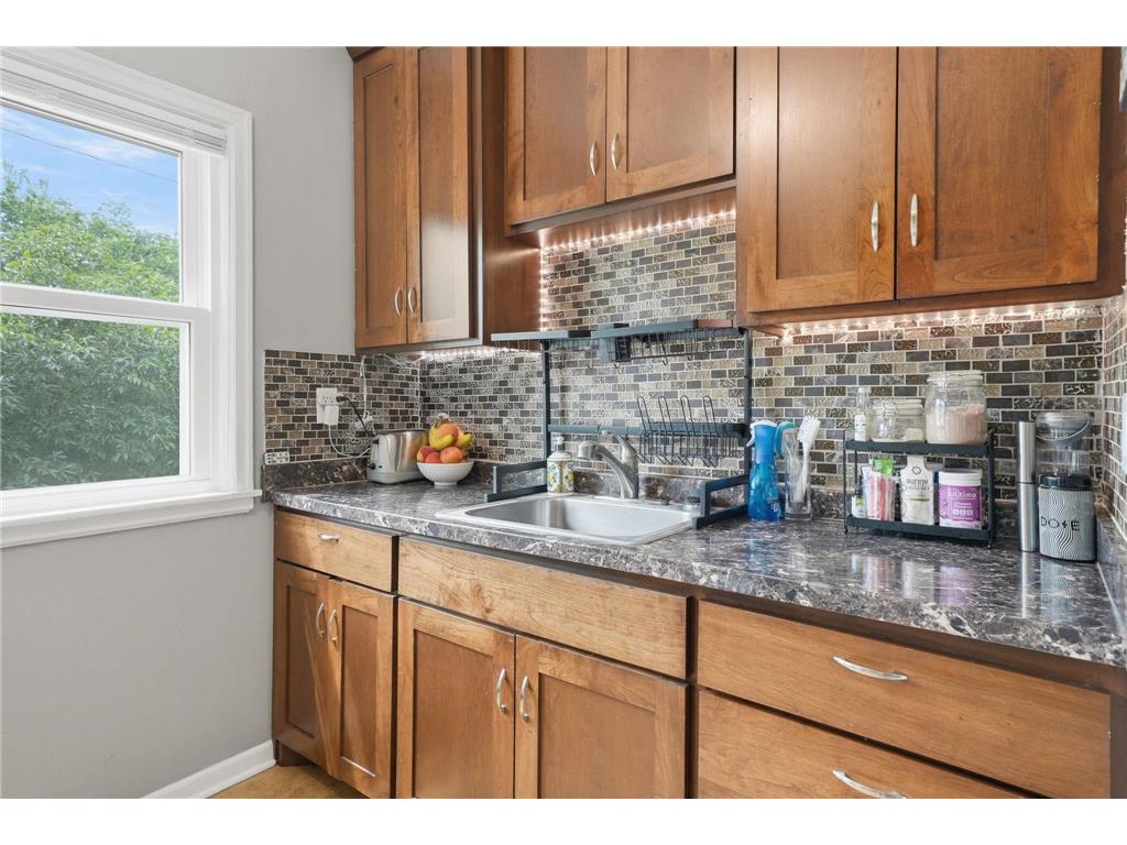 3952 Oakland Avenue Minneapolis MN 55407 7100848 image12