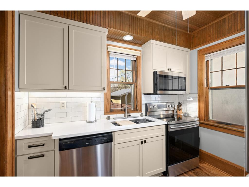 3955 Colfax Avenue N Minneapolis MN 55412 7024941 image12