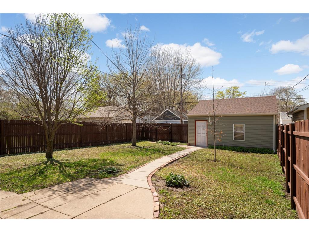 3955 Colfax Avenue N Minneapolis MN 55412 7024941 image26
